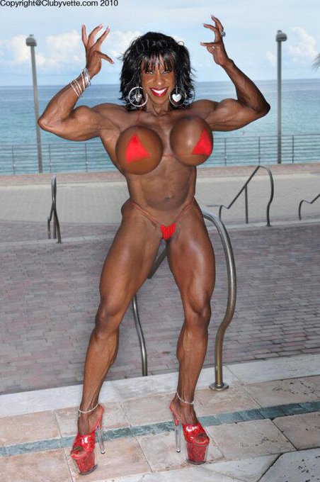#BlackQueen ... http://t.co/IJ5k2GqCFU<a href="/tag/blackqueen"class="tags">#BlackQueen</a>