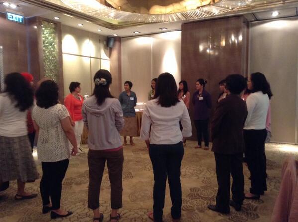 IRMAmai's tweet photo. Cool! "@tigagenerasi: finally the first theraplay training in Indonesia! Organized by TIGA GENERASI http://t.co/UhaZeA9eH3”