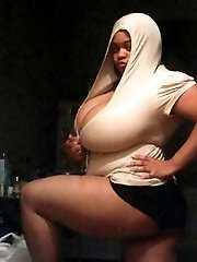 MaracuchoHott's tweet photo. "@SexAfriq: Big boobs...."@KASI2FREAKZ: http://t.co/riHtCzcRJj""