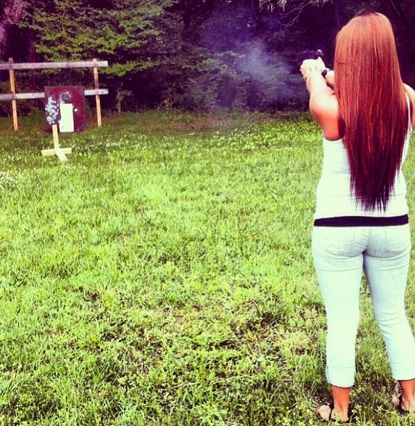 GetAtBree_x3's tweet photo. ya girls a shooter . 🔫😜 http://t.co/738gMjBOng