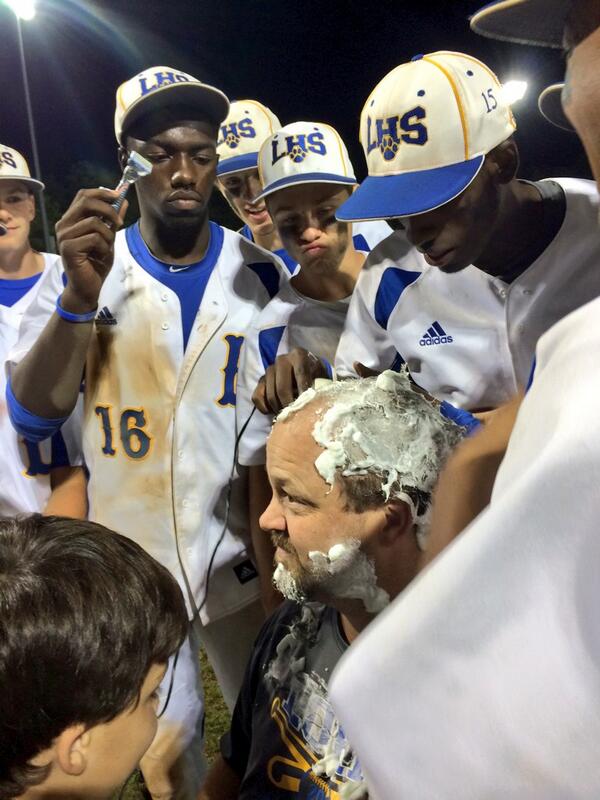 RT @WBTW_KelseyR: Loris shaves Asst. Coach Kenlaw's hair after lower state win #lowerstate #loris #playoffs