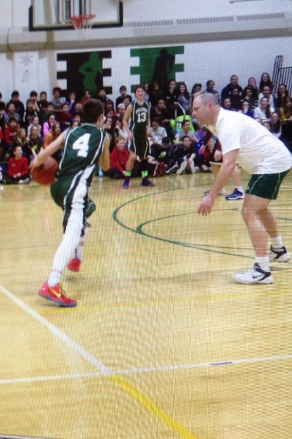 Kevvvieeee's tweet photo. #fbf #crisscross #thedaysss #studentfaculty #dropdawink2014 @matt_ceriello http://t.co/7vxHkZsVdU