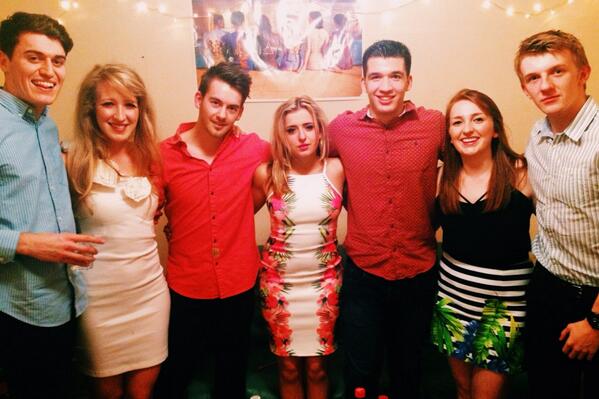 philippa_n's tweet photo. The gang ❤️ #summerball http://t.co/sZI7TmVaXH