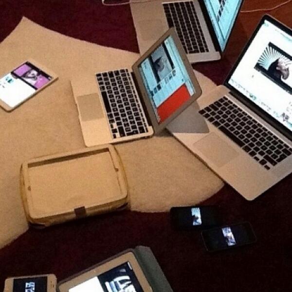 biebzari's tweet image. Me #WatchProblemOnVEVO @joangrande @ArianaGrande 💘 #StreamProblem !!