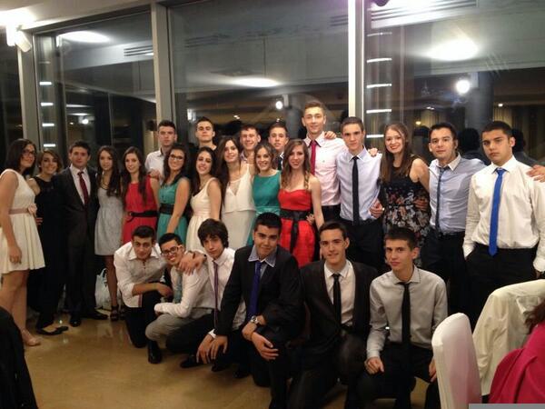 SandraTricas's tweet photo. Adoro los dias como los de ayer, mi segunda familia... los echare de menos http://t.co/VniFlqYw68
