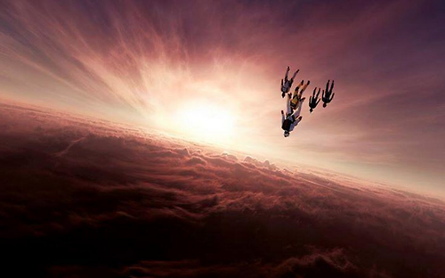 sabiastuque_'s tweet photo. Los colores del cielo son maravillosos y claro la valentía de los que se atreven a volar, admirable #skydive http://t.co/8zlxPWoBzI