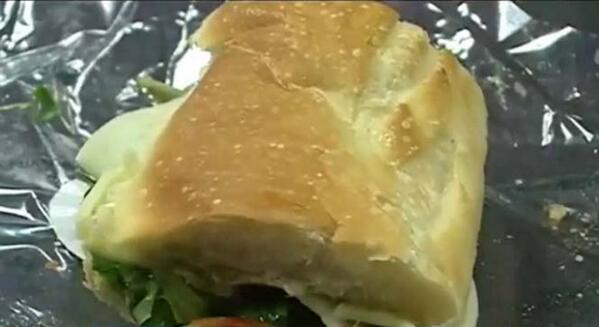 antena3com's tweet image. Detenida una cocinera por chupar sándwiches que posteriormente iba a servir antena3.com/noticias/mundo…