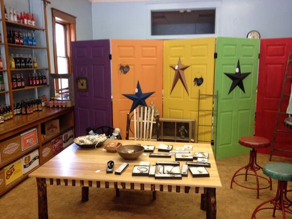 MomFake's tweet photo. THE COLORS!!! MY GAWD THE COLORS!!! http://t.co/05wQEaqT39