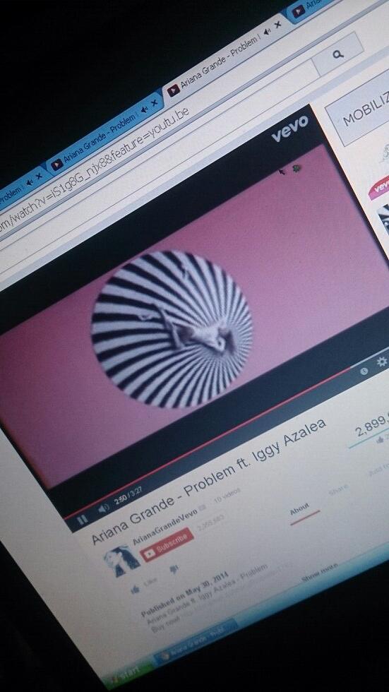 gwshoe's tweet image. Queen #WatchProblemOnVEVO