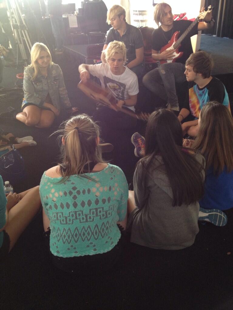 Austin & Ally Brasil Louder Tour Kiss 108 Summer Concert em Mansfield