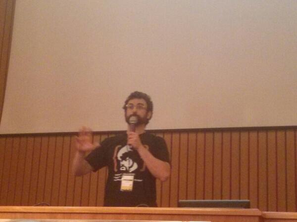 symfony_vlc's tweet image. .@Carles_Climent se declara necrófilo porque sigue adorando y amando a #TDD
