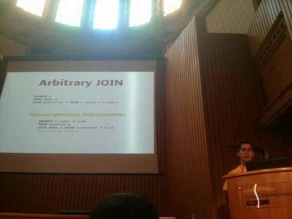 symfony_vlc's tweet image. .@franmomu habla de paginator,filters,flush slingle,select as hidden,arbitrary join,New Operator y repository factory