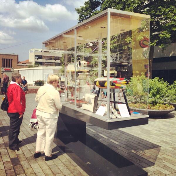 RonBuiting's tweet photo. Zonnig #zigzagcity dagje met #zigzagcitytours! Supertoffe rondleiding, aanrader mensen! #Rotterdam #IABR14 http://t.co/Mi58MWtYLV