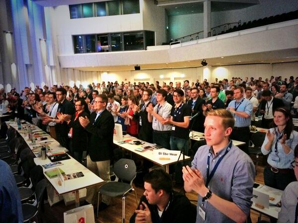dieAlbsteigerin's tweet photo. Jo, man kann sagen: Die Stimmung ist gut. 5. Mal am heutigen Tag Standing Ovations. #NT2014 http://t.co/tTf4uFelMy