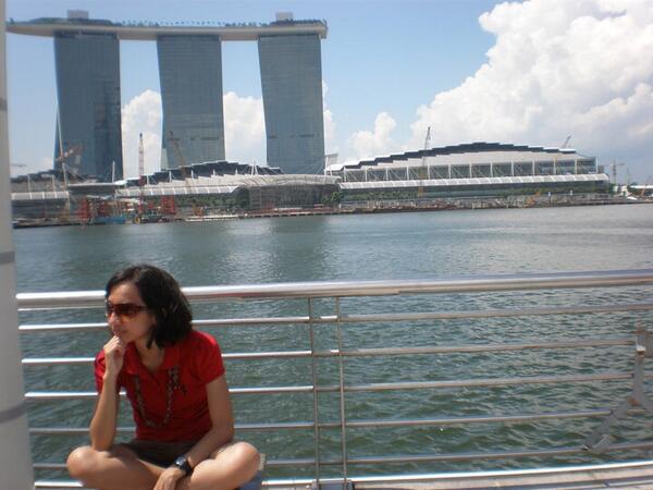 WegoID's tweet photo. Art Science Museum masih dibangun :) โ@earmoa: Back to 2010.. #ExploreMBS @WegoID http://t.co/9H7VWwE6OMโ