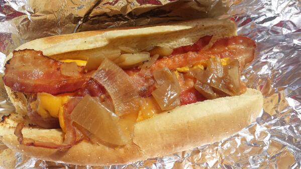 ShamelessDogs's tweet image. Artfest! Wildlife Refuge! Volume Block Party! Andrew Rypien Field #Shameless takeover