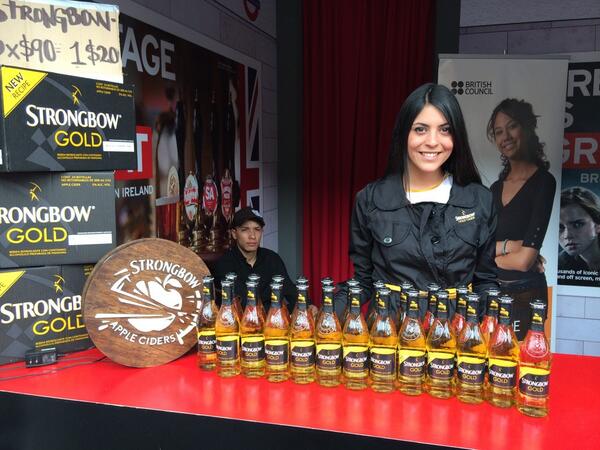 UKinMexico's tweet photo. ¡Ven a tomarte una típica cidra inglesa fresca de manzana @Strongbowgoldmx!  @CulturasAmigas #feriaUKMX http://t.co/Wc6zUmdYBG