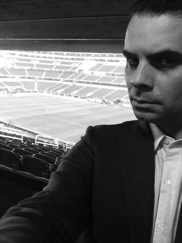 martinolimx's tweet photo. Molesto por que ésta es la cancha que Tony Romo trata de derrumbar!!!! http://t.co/J2YBO7sQTX