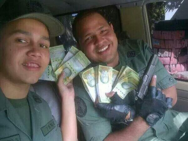 Venezolanonymo's tweet image. Foto pal Feisbu... #ConcluMAGNICIDIO #TribuEnResistenciaYBarricadas #ChataingDelRincon Venezuela Vzla