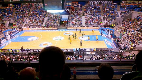 Contreras_Seven's tweet photo. Viendo a @unicajaCB con @Melina_GV Vamos Unicaja!!! http://t.co/LgUzQLwcrb