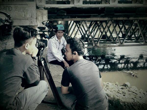 CreativeKamil's tweet photo. Good job MaCrew #Ciliwung #CitarumDocumentaryCamp2014 http://t.co/tnIWryj0Po