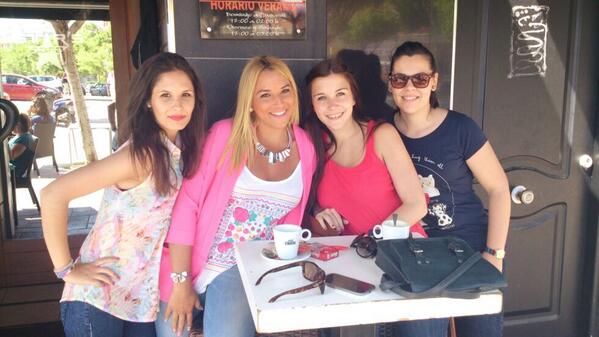 perezmaartin's tweet photo. Con mis prácticas !! Os echare de menos ☆ @Gloria_G_S  @Raqueljimenez_  @MariaRuiz_26 http://t.co/DfK7mjhkcP