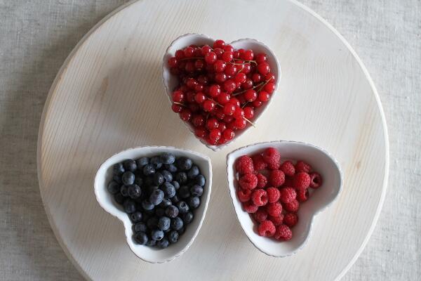 ¿Una ensalada de frutos rojos para merendar? Inspírate con estas 20 recetas deliciosas. ¡Ñam! bit.ly/1kkCeoU