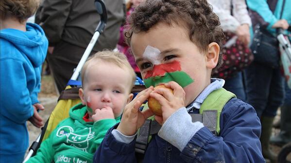 BBCCymruFyw's tweet photo. Lluniau Dydd Iau Eisteddfod yr Urdd 2014. Ewch i'w gweld! http://t.co/nHBcCuHbp1 #urdd2014 #CymruFyw http://t.co/6h3rvmHQgA