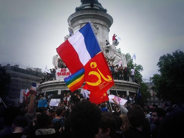 Les jeunes Communistes etaient présent cette après midi à #Paris pour montrer une Alternative au FN !!