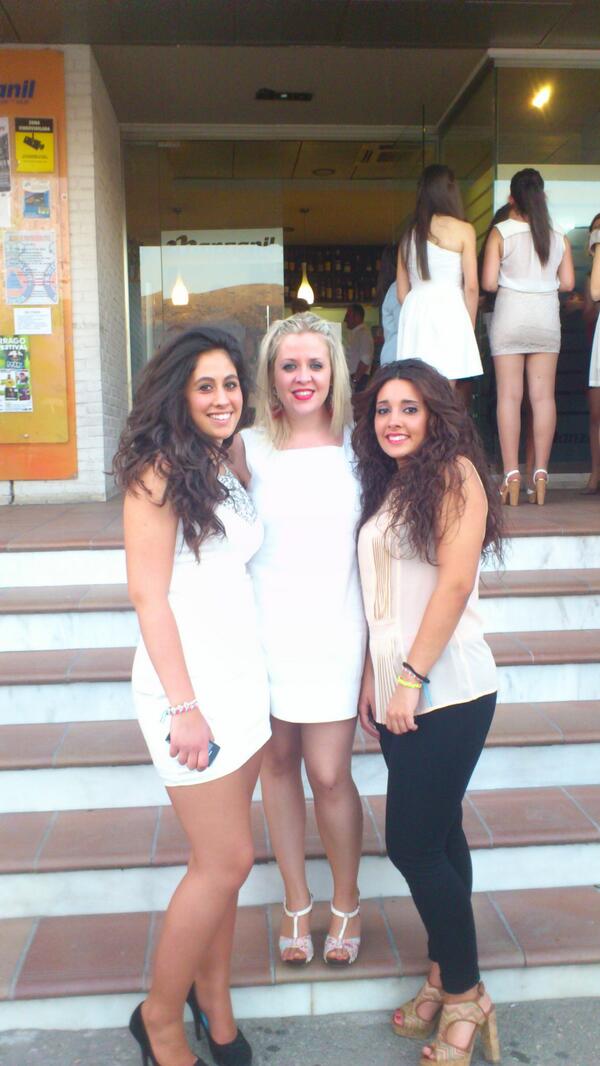Encahimarc's tweet photo. Graduación de mis niñas... http://t.co/aFlsRwrRyy
