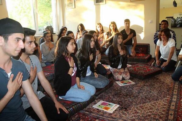 AleviAkademisi's tweet photo. Almanya Duisburg Cemevinde Alevi Genclerimize Cem Ayini ve Aleviligin temeli dedelerimiz tarafindan ögretilirken... http://t.co/laYDyDFD0h