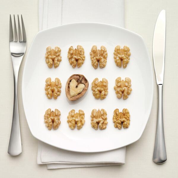 CaWalnuts's tweet photo. Decorate your supermarket & go #walnutty with @CaWalnuts! If u r a #RD apply today! http://t.co/ejpHiCpEeB http://t.co/rtV6lvNIXT