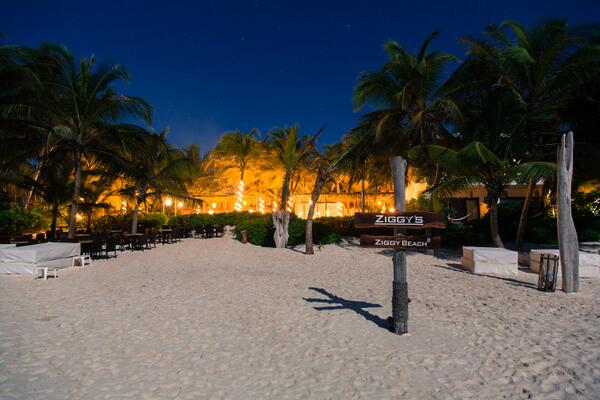 ZiggysTulum's tweet photo. Join us TONIGHT at 6pm 20usd/person for #winetasting #mexicanwinetasting #Ziggystulum #Beachclubtulum #eventstulum http://t.co/n7P1C6j8qc