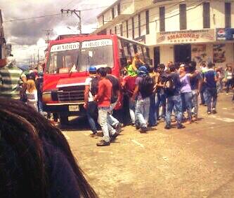 Maryfranusa's tweet image. En Tachira la protesta sigue #UCAT http://t.co/BtqvhLFOa4&quot; #ConcluMAGNICIDIO