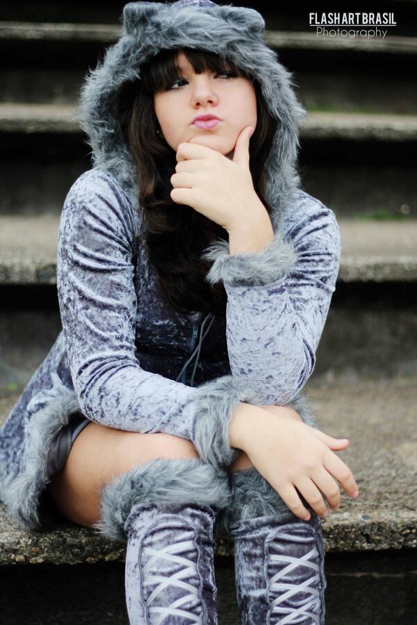 _MarianaPinotti's tweet photo. @NandaArianator Beijinho no ombro ♥ Keep calm , deixa de recalque :3 Beijooos http://t.co/9655PAES1C