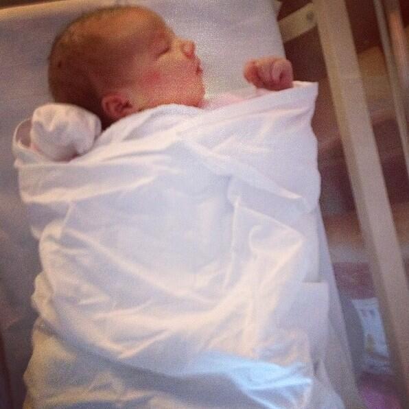 Lyds_Morgan's tweet photo. Most scariest week of my LIFE! but I have a beautiful healthy little baby girl !!!💖💖💖💖 my life http://t.co/cR61GD07PB