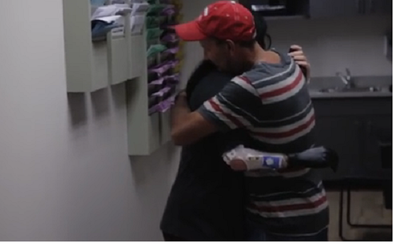 LifeNewsHQ's tweet photo. She’s 19-Years-Old and Never Hugged Her Father Properly Until Now http://t.co/ZxUD8GyyGT #HandforTorri #tcot http://t.co/Ee2kTZtsZA