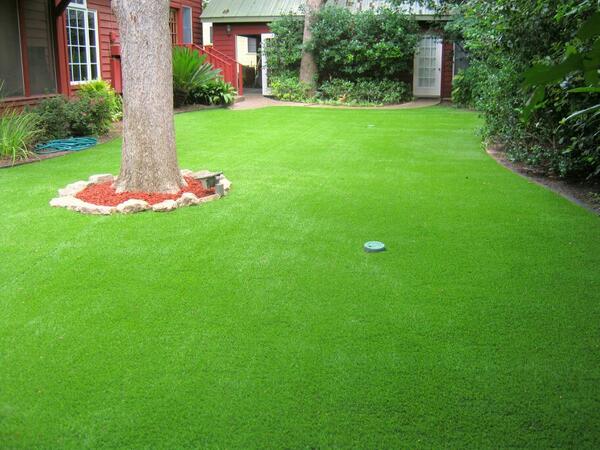 LimitlessScapes's tweet photo. #TBT Our first #ArtificialGrass project, completed in #HydePark for a former Houston @Astros pitcher! #TurfTexas #ATX http://t.co/ajwEd6K3DO