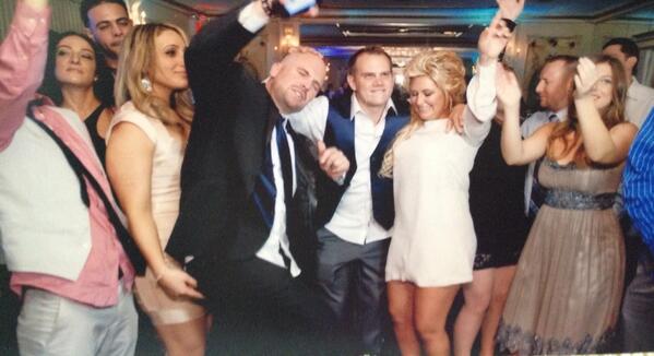 Jennibear11's tweet photo. Wedding fun!! http://t.co/M8xHblThfi