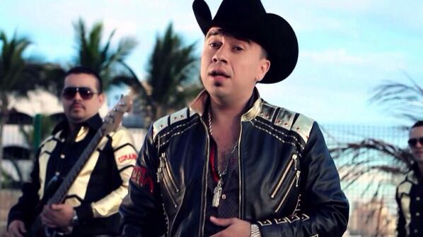 rauldemolina's tweet photo. Asesinaron en Sonora,México al cantante #TitoTorbellino http://t.co/sj1y6akI7R