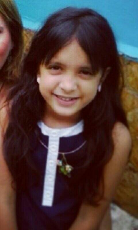 911_Lara's tweet photo. Andrea Valentina Gutierrez extraviada  si la ven llamar al 04125104143 04145067770 http://t.co/AOah1TqfYR