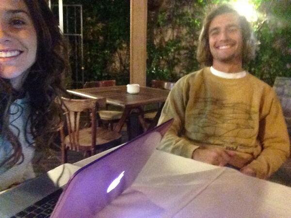 LauraParejoM's tweet photo. Chicossssa! Estamos en un restaurante pablo y yo y nada!No tienen wifi!😔 lo dejamos para mañana?A que hora quereis?! http://t.co/qM2OU2BgoX