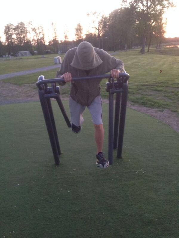 lucasbroberg's tweet photo. No pain no gain on the air walker http://t.co/1axS8z2F8L