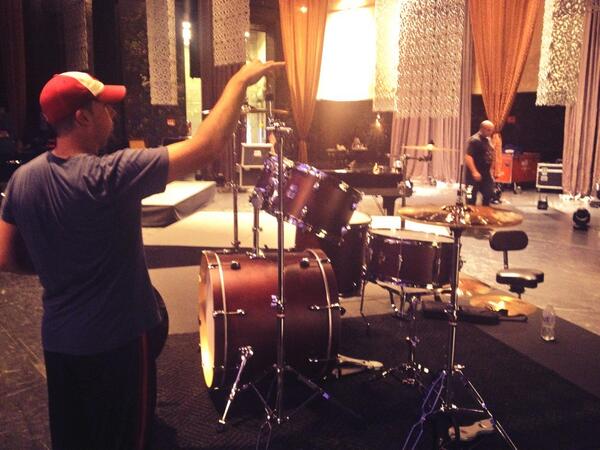 bdhDESIGN's tweet photo. Drum Tech/ Artist at work @PBCollingsworth @Gretsch_Drums @meinlcymbals #killerkit http://t.co/b0yXQ16o4F
