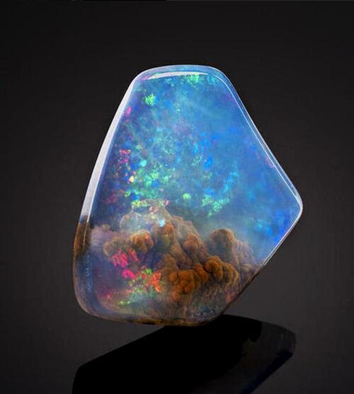 TheScienceMom1's tweet image. (via Incredible space stone seems like it has a nebula trapped... ift.tt/1mM6aPn