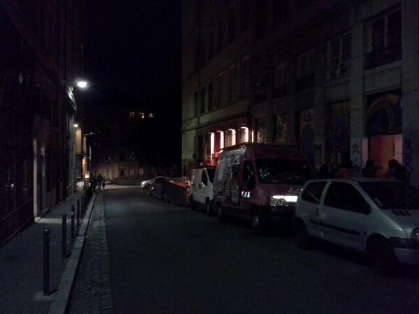 LaClefdeVoute's tweet photo. Place #Chardonnet un quartier oú on fait la fête à #Lyon, @lenombrildumonde, @laclefdevoute, Saveurs Partagées. http://t.co/goUnCgH2BP