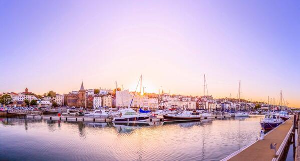 TLRPhotography1's tweet photo. St. Peter Port Harbour http://t.co/PB0L7wNybB