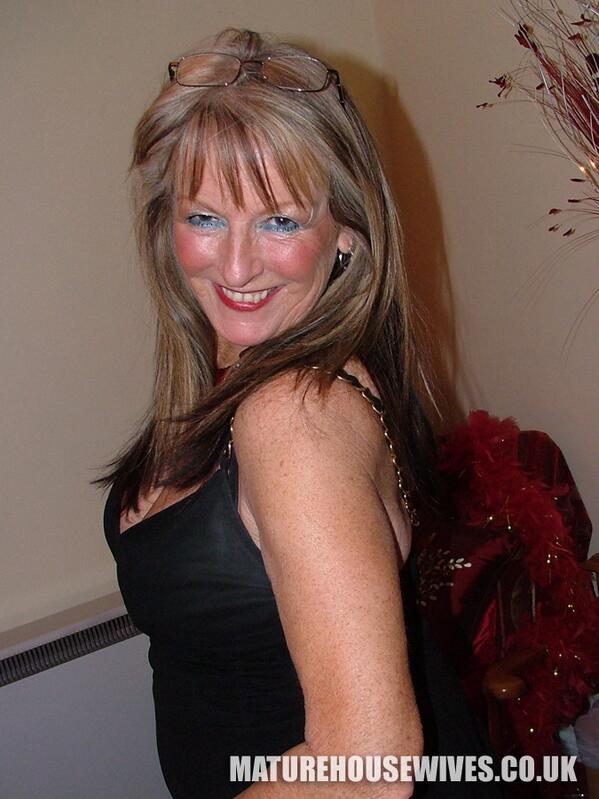 Beautiful Mature Housewives Unconcealed Galleries Maturewomenpics Com