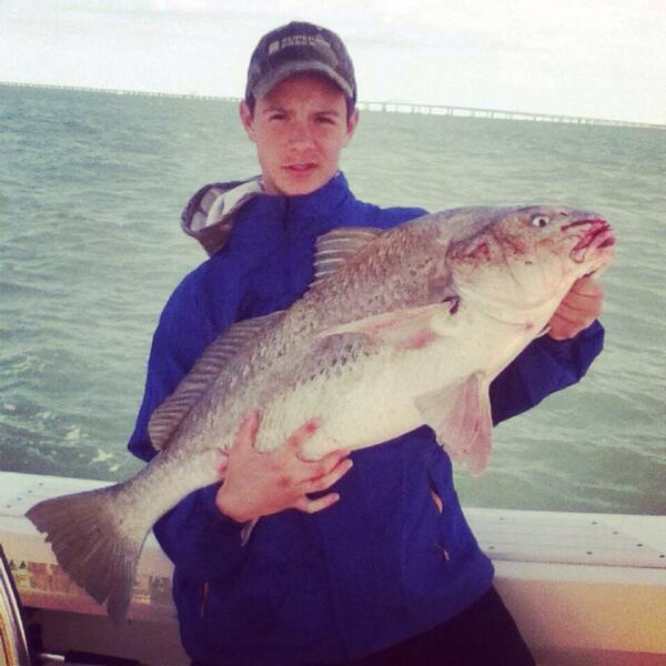 fishing_pics's tweet photo. People killing Black Drum on the Shore using Sea Clam! Fish in around 20 feet of water and you'll kill em'! #fishing http://t.co/8r2jXUG4pQ