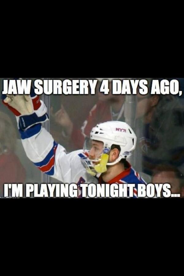 FilthiestGinos's tweet image. Hockey players #ToughestSportsPlayers